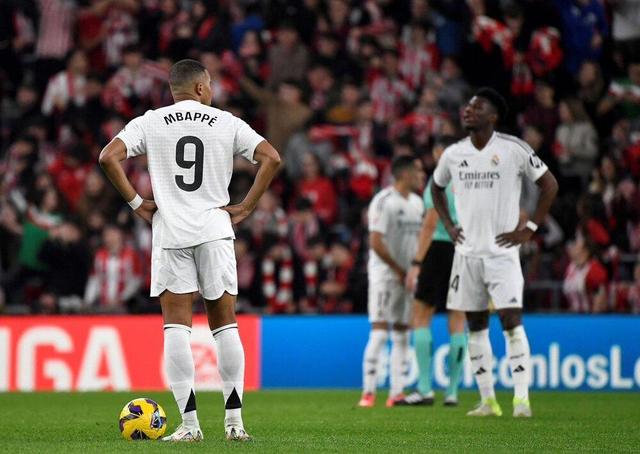 توقف بدموقع رئال به کام بارسا