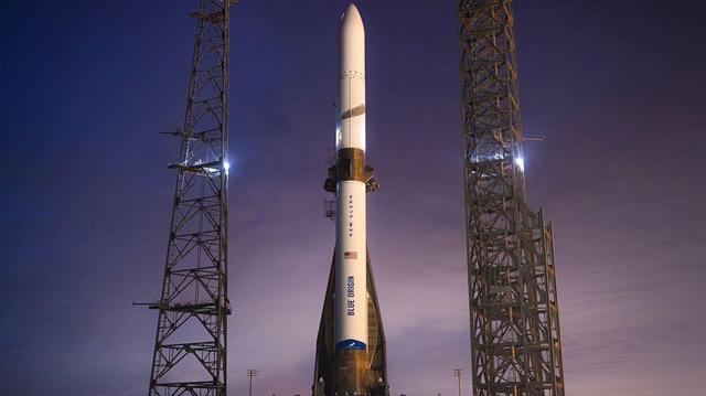 شمارش معکوس در کیپ کاناورال | موشک غول پیکر نیوگلن امروز دو کاوشگر مریخی ناسا را به فضا می‌برد