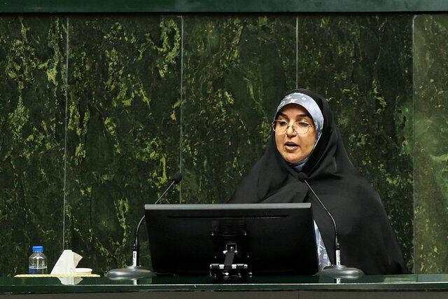 نماینده ارومیه: اگر مدیری توان کار ندارد، مجلس با احترام جای او را خواهد گرفت