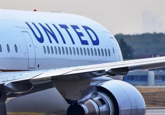 احتمال استفاده از هواپیماهای نظامی در آمریکا برای جبران کمبود پرواز