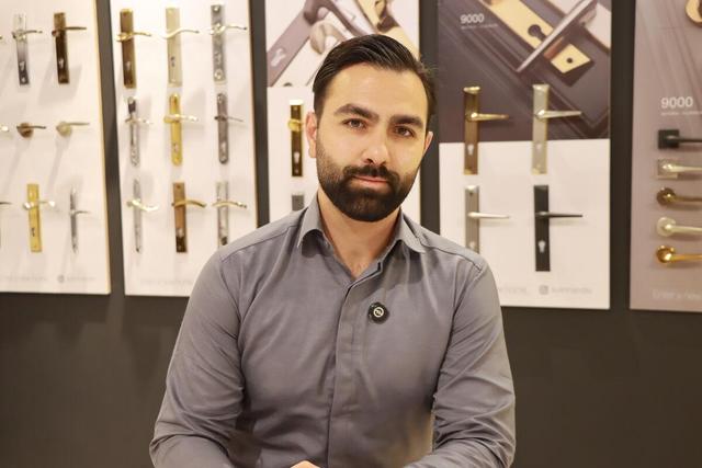 خرید مواد اولیه بر مبنای قیمت جهانی ولی فروش به ریال است؛ سالی یک بار لیست قیمت می دهیم