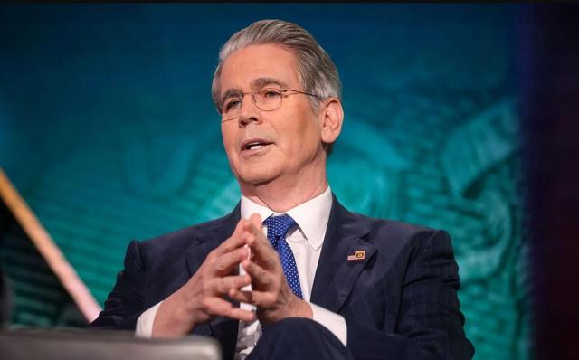 وزیر خزانه‌داری آمریکا: تداوم تعطیلی دولت فدرال اقتصاد کشور را به سمت رکود می‌برد