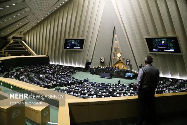 عراقچی جنایت‌های آمریکا را در دادگاه‌های بین‌المللی پیگیری کند