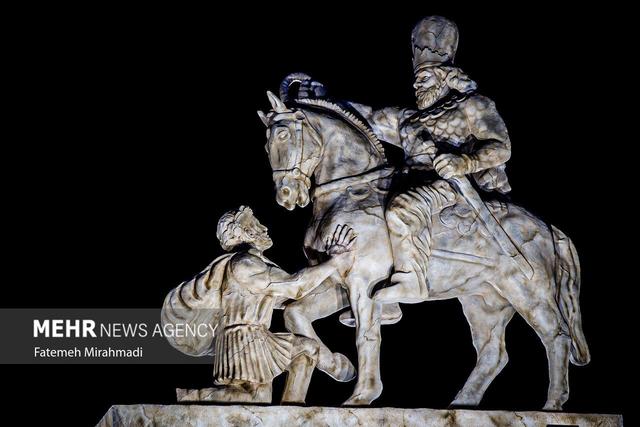 ایران ایستاده است؛ جهان دوباره زانو خواهد زد