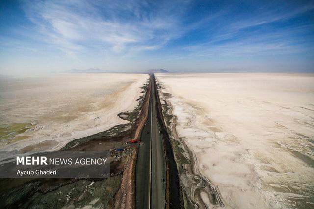 دریاچه ارومیه کمتر از ۴۰میلیون مترمکعب آب دارد؛ دولت ریالی بودجه نداد
