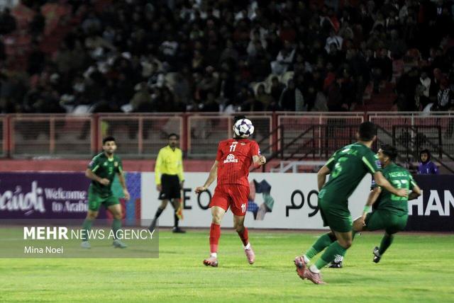 یادگارهای دروازه بان فقید تراکتورسازی به موزه فوتبال آذربایجان اهدا شد