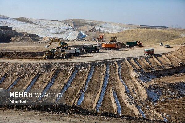 فلاحی: پروژه های نیمه تمام ایلام تعیین تکلیف شوند