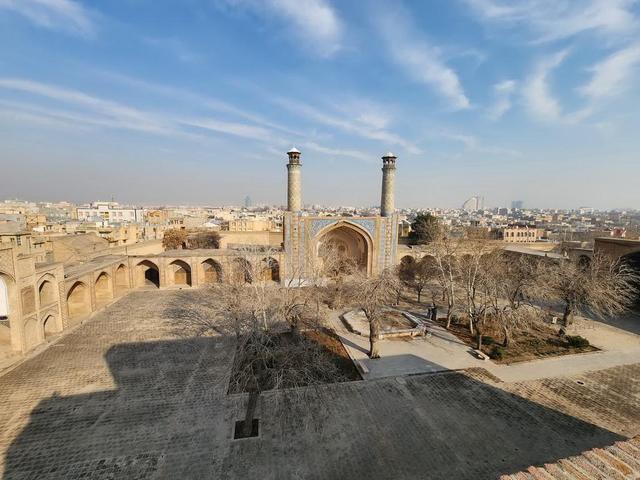 بازگشایی مسجد جامع عتیق قزوین برای بازدید گردشگران/ پاکسازی فضای مسجد از عناصر نامناسب بصری