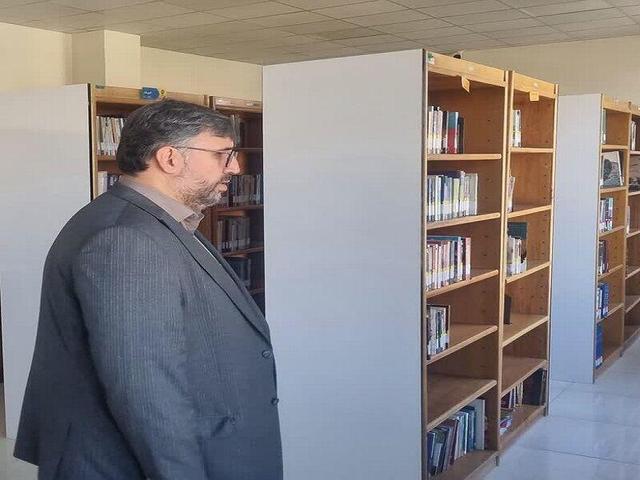 ۵۰۰ عنوان کتاب به کتابخانه عمومی نایسر سنندج اهدا شد