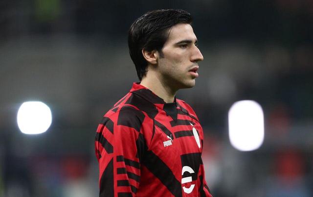پشیمانی ستاره ایتالیایی، تونالی رویای بازگشت به میلان را دارد