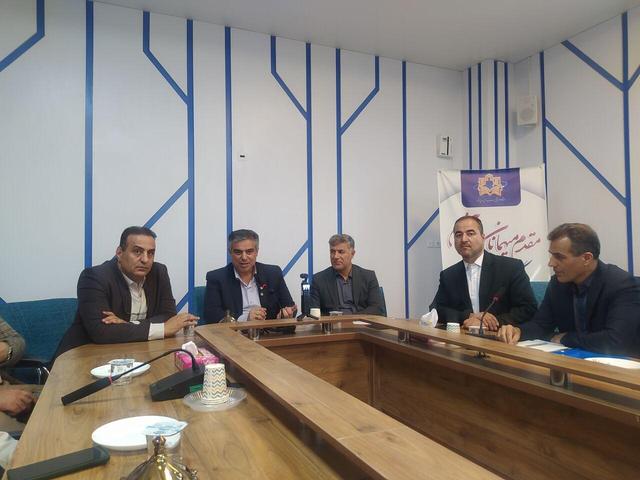 استاندار: کاهش آلودگی هوای اراک اولویت کاری استانداری مرکزی است