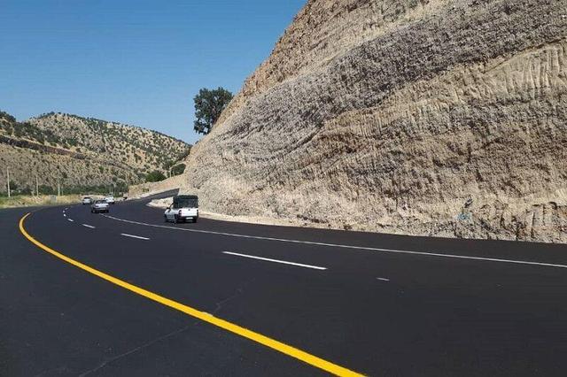 رفع ۸۰۰ نقطه حادثه خیز در جاده‌های کشور