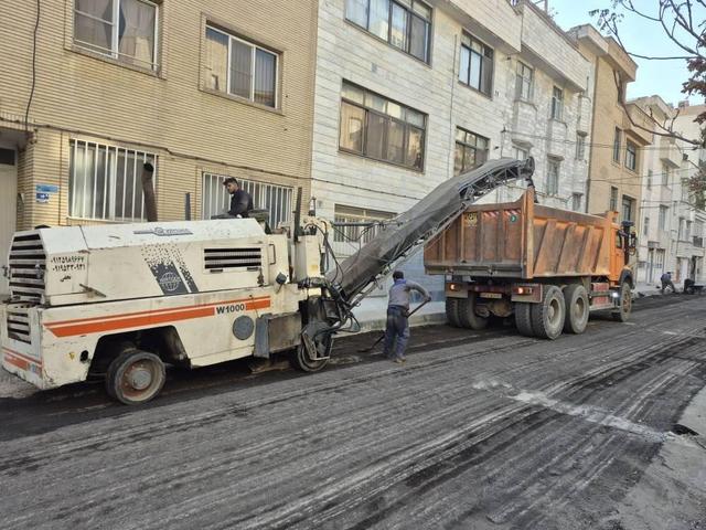 آغاز عملیات نوسازی آسفالت در شهرک چشمه