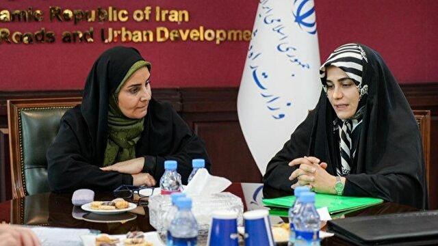 دیدار فاطمه جراره با وزیر راه؛ لزوم تأمین اعتبار برای مسیرهای حادثه‌خیز و شریان‌های اصلی هرمزگان