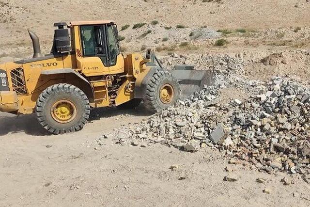 تداوم تسطیح و پاکسازی زمین‌ های خالی محلات تبریز