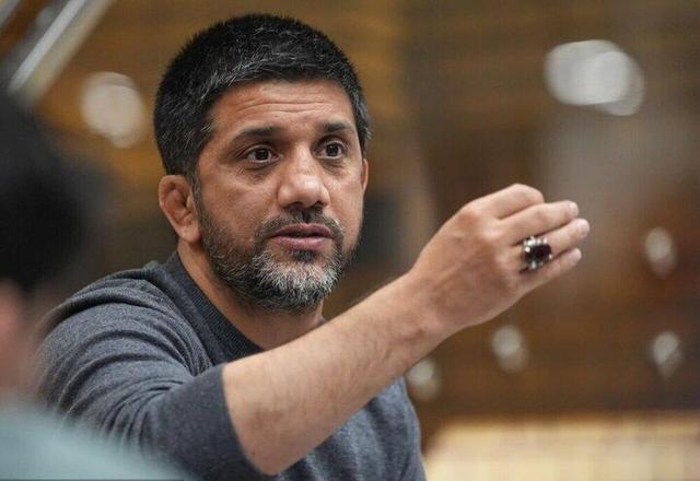 علیرضا دبیر: برای "جهان پهلوان" شدن زور نزنید!