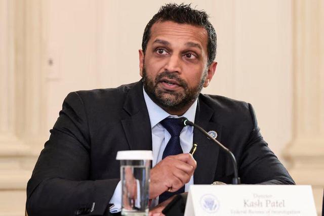 سفر بی سر و صدای مدیر اف بی آی به چین