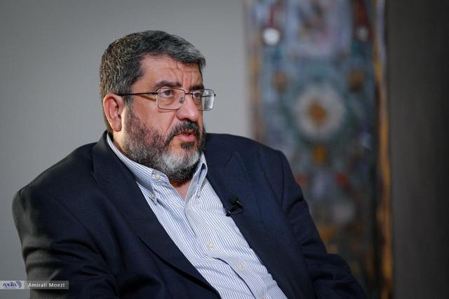 حمله فواد ایزدی به دولت روحانی/ حتی ظریف هم از روحانی انتقاد کرد!/ توافقی به نام «برد- برد» وجود ندارد