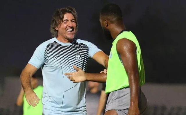 این دو بازیکن باید از استقلال بروند | به هاشمیان مثل ساپینتو وقت ندادند