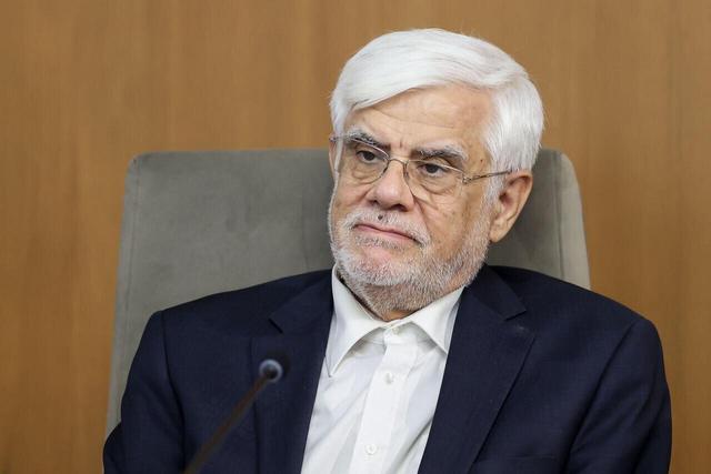 واکنش عارف به قطع میکروفون هنگام سخنرانی در مجلس + ویدئو | به من گفته بودند که ...