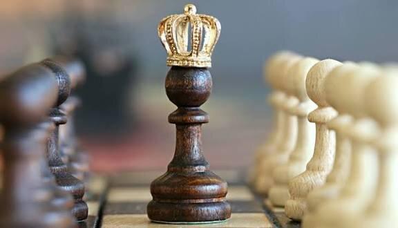 نابغه ۱۵ ساله ایرانی تاج را از سر شاه انداخت؛ شگفتی بزرگ نوجوان ایرانی چرا بازتاب چندانی نداشت؟ + عکس