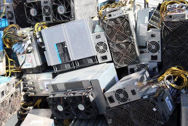 کشف تجهیزات میلیاردی استخراج رمزارز در بجنورد