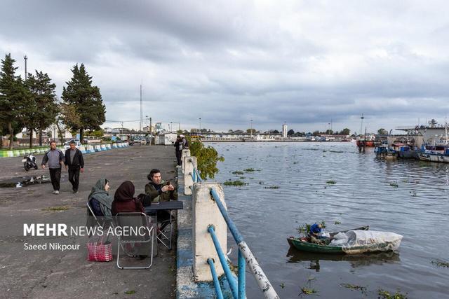 خانه‌ای روی آب؛ روایت یک زندگی