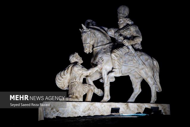 پویشی برای هویت یابی و همبستگی ملی؛ دوباره مقابل ایران زانو می زنید