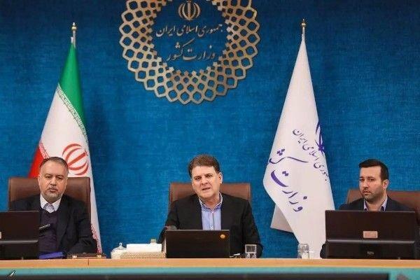 آنچه به افکار عمومی عرضه می‌شود باید با سلائق و علائق مردم متناسب باشد