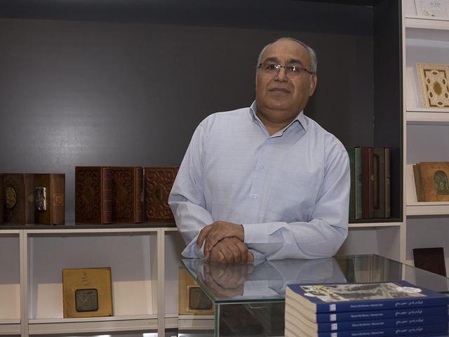 ۷ مجموعه شعر «اشک» در شیراز منتشر شد