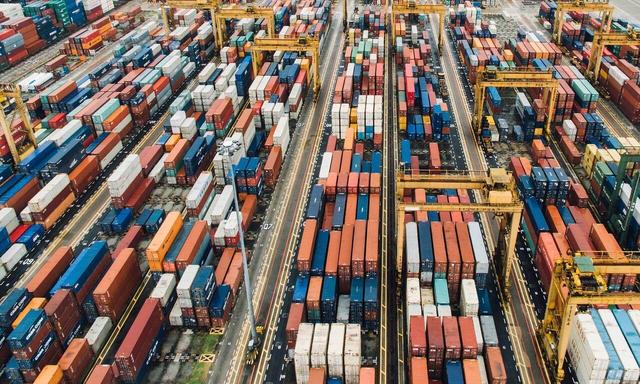 بازار مواد خام زیر فشار تورم جهانی؛ چین محتاط‌تر وارد می‌کند