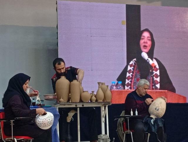 معاون وزیر میراث فرهنگی: سفال لالجین چیزی فراتر از از خاک و آتش است