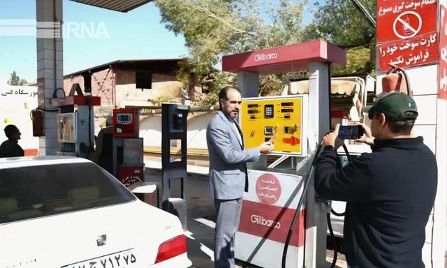 فیلم | پایان صف‌های طولانی بنزین؛ آسایش خاطر مردم در جایگاه‌های کرمان