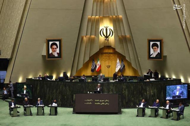 عکس/ حضور تعدادی از وزرای دولت در صحن علنی مجلس