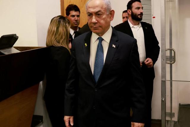 نتانیاهو در جریان جلسه محاکمه به اتهام فساد مالی سرزنش شد