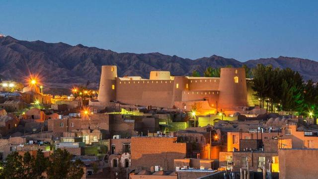 معرفی جاذبه‌های ناشناخته تاریخی و طبیعی ایران