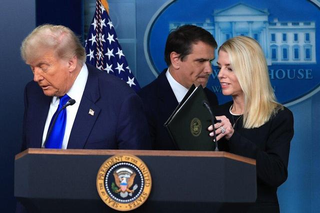 اعلان جنگ ترامپ علیه دستگاه قضایی آمریکا