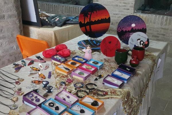 نمایشگاه و بازارچه خلاق در دانشگاه آزاد اسلامی واحد یاسوج برگزار شد