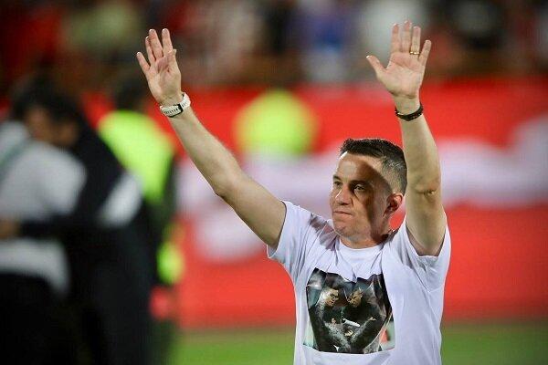 سرمربی پرسپولیس: این دو نفر هر طور شده باید بروند