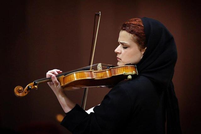 اتفاقی جذاب/ فرداشب و پس‌فرداشب؛ چوب رهبری در دستان یک زن