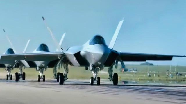 ببینید | رونمایی چین از جدیدترین جنگنده بدون سرنشین و پنهان کار