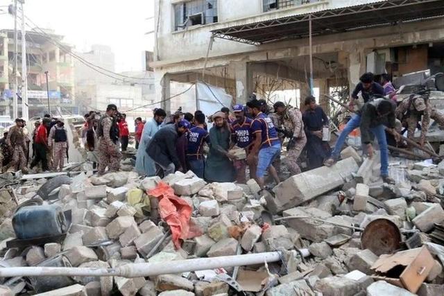 ببینید | تصاویر جدید از لحظه انفجار انتحاری در اسلام‌آباد