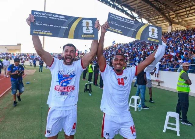 کوسه‌های آبی از دیدار با ایران نوشتند|