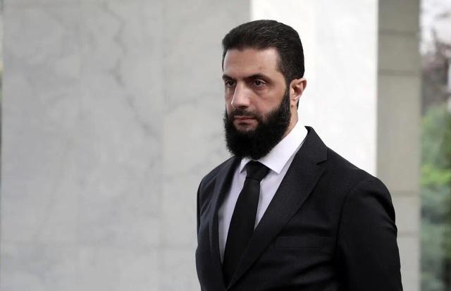 این ویدئو از جولانی پربازدید شد | استقبال ترامپ از در پشتی کاخ سفید!