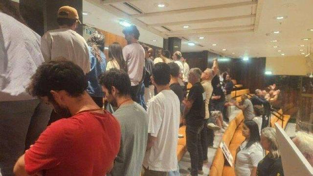 پشت‌کردن به نتانیاهو به هنگام سخنرانی توسط خانواده‌های کشته‌شدگان اسرائیلی + ویدئو