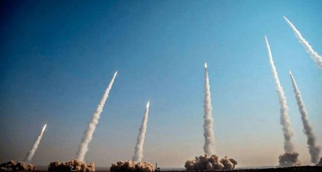 اولین شلیک موشکی ایران + ویدئو