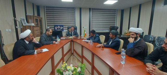 راه نجات فرزندان ما انس با قرآن، نماز و عترت است