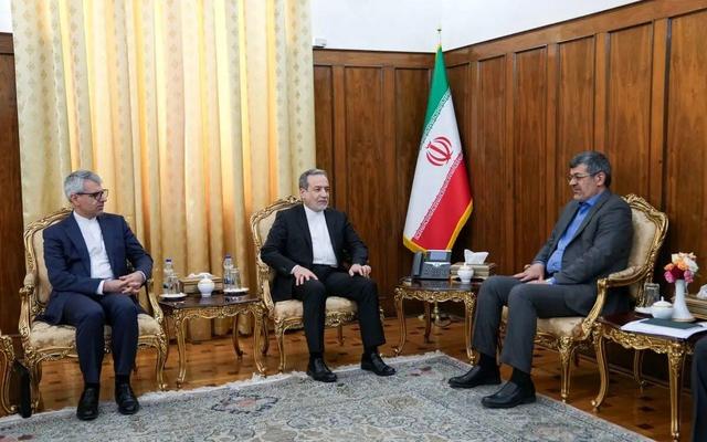 تأکید عراقچی بر احصاء ظرفیت‌های فرهنگی، تاریخی و اقتصادی استان یزد