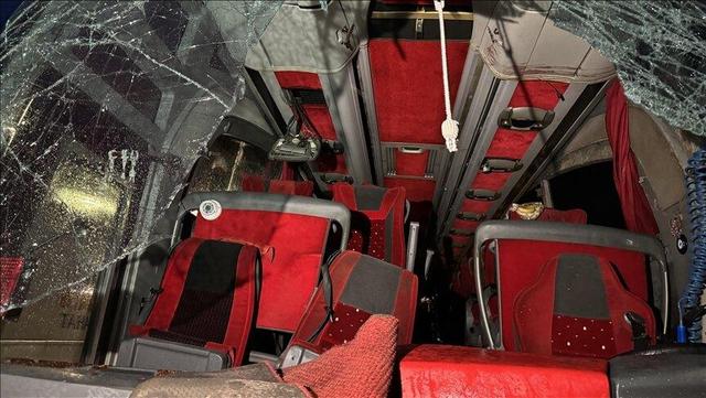 حداقل ۱ کشته و حدود ۴۰ زخمی در تصادف اتوبوس در سریلانکا