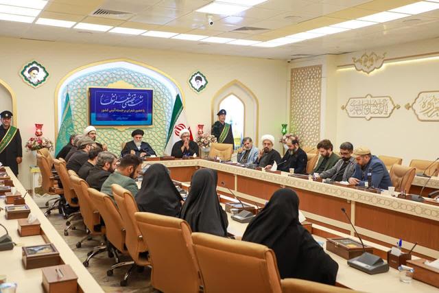 نشست تخصصی شعر انتظار در جمکران برگزار شد